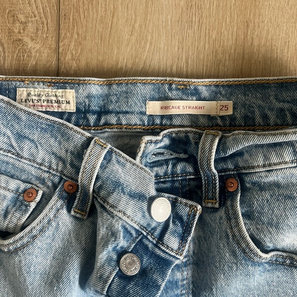 Levi’s Ribcage straight women’s size 25 light blue wash - Picture 3 of 6